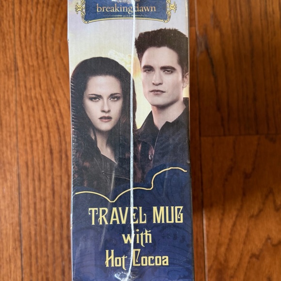 Nestle Twilight Breaking Dawn Travel Mug with Hot Cocoa - Black - Picture 2 of 3